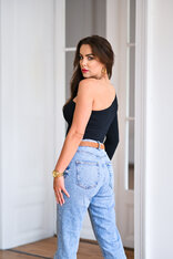 CROP TOP S JEDNÝM RUKÁVOM - BAVLNA