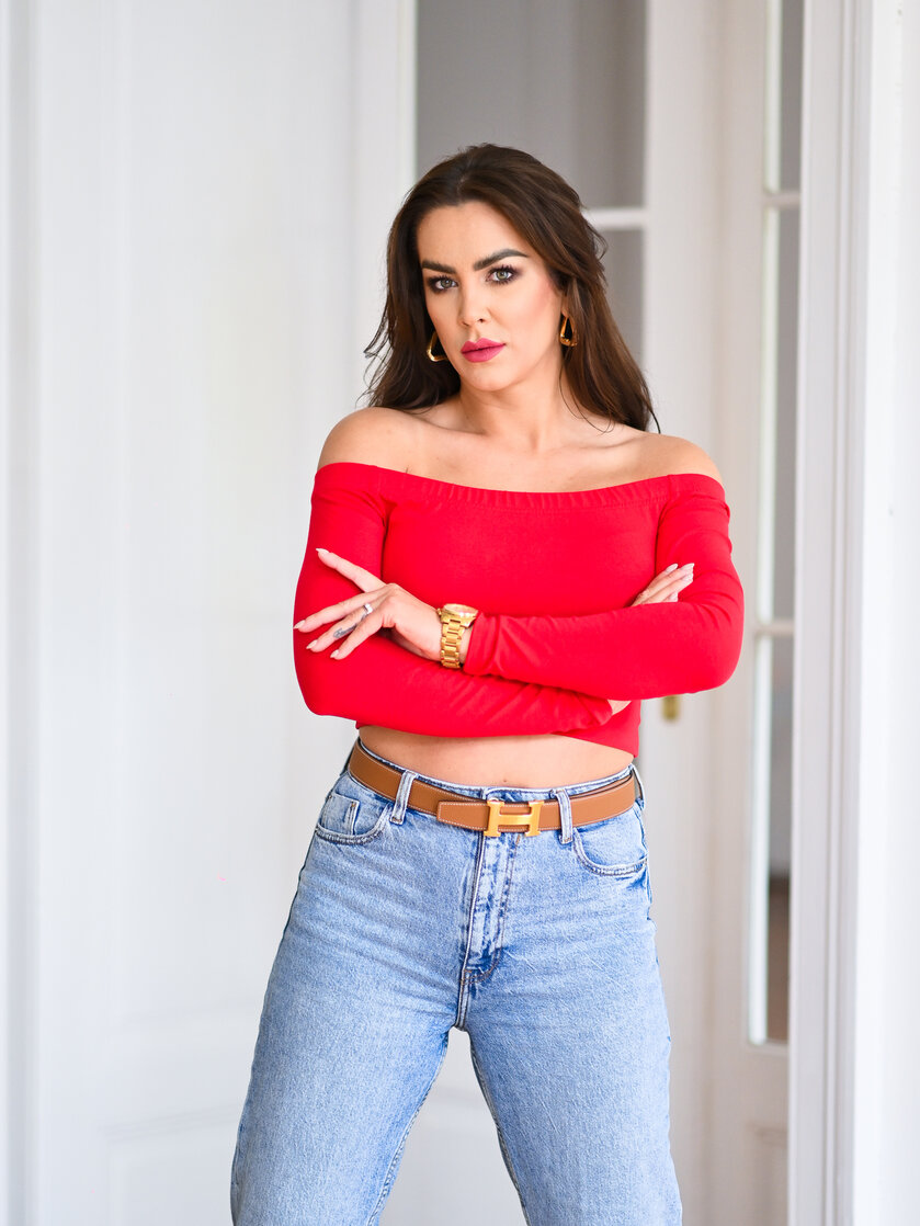 CROP TOP S ODHALENÝMI RAMENAMI “ELIZA” - BAVLNA