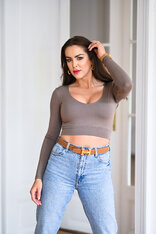CROP TOP S VEĽKÝM VÝSTRIHOM - VISKÓZA