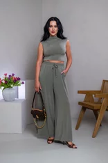 CROP TOP “THEA” - PRINECHANÝ STOJAČIK A PADNUTÉ PLECIA CROP TOP “THEA” - PRINECHANÝ STOJAČIK A PADNUTÉ PLECIA