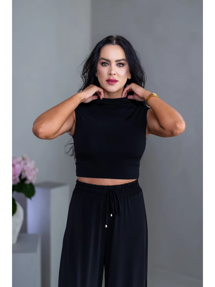 CROP TOP “THEA” - PRINECHANÝ STOJAČIK A PADNUTÉ PLECIA CROP TOP “THEA” - PRINECHANÝ STOJAČIK A PADNUTÉ PLECIA