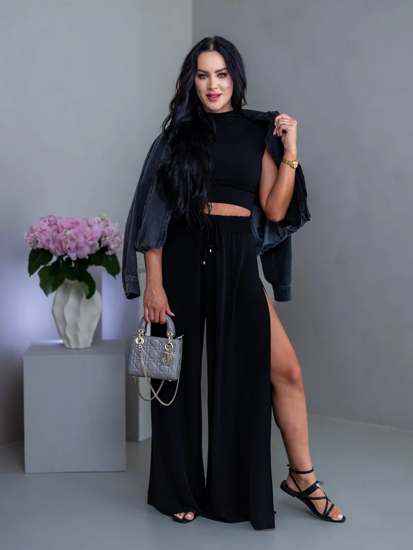CROP TOP “THEA” - PRINECHANÝ STOJAČIK A PADNUTÉ PLECIA CROP TOP “THEA” - PRINECHANÝ STOJAČIK A PADNUTÉ PLECIA