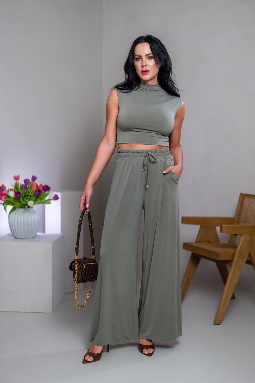 CROP TOP “THEA” - PRINECHANÝ STOJAČIK A PADNUTÉ PLECIA
