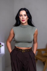 CROP TOP “THEA” - PRINECHANÝ STOJAČIK A PADNUTÉ PLECIA