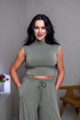 CROP TOP “THEA” - PRINECHANÝ STOJAČIK A PADNUTÉ PLECIA