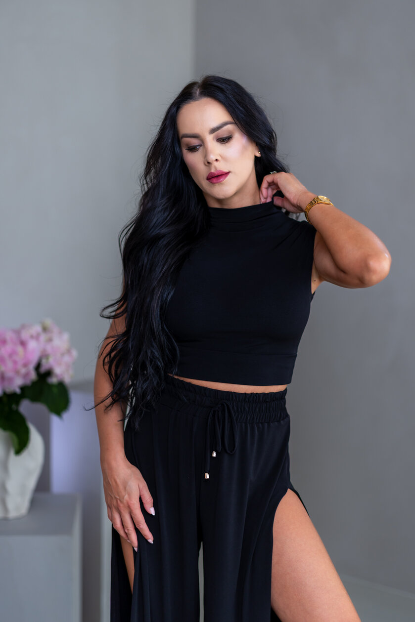 CROP TOP “THEA” - PRINECHANÝ STOJAČIK A PADNUTÉ PLECIA
