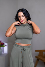 CROP TOP “THEA” - PRINECHANÝ STOJAČIK A PADNUTÉ PLECIA