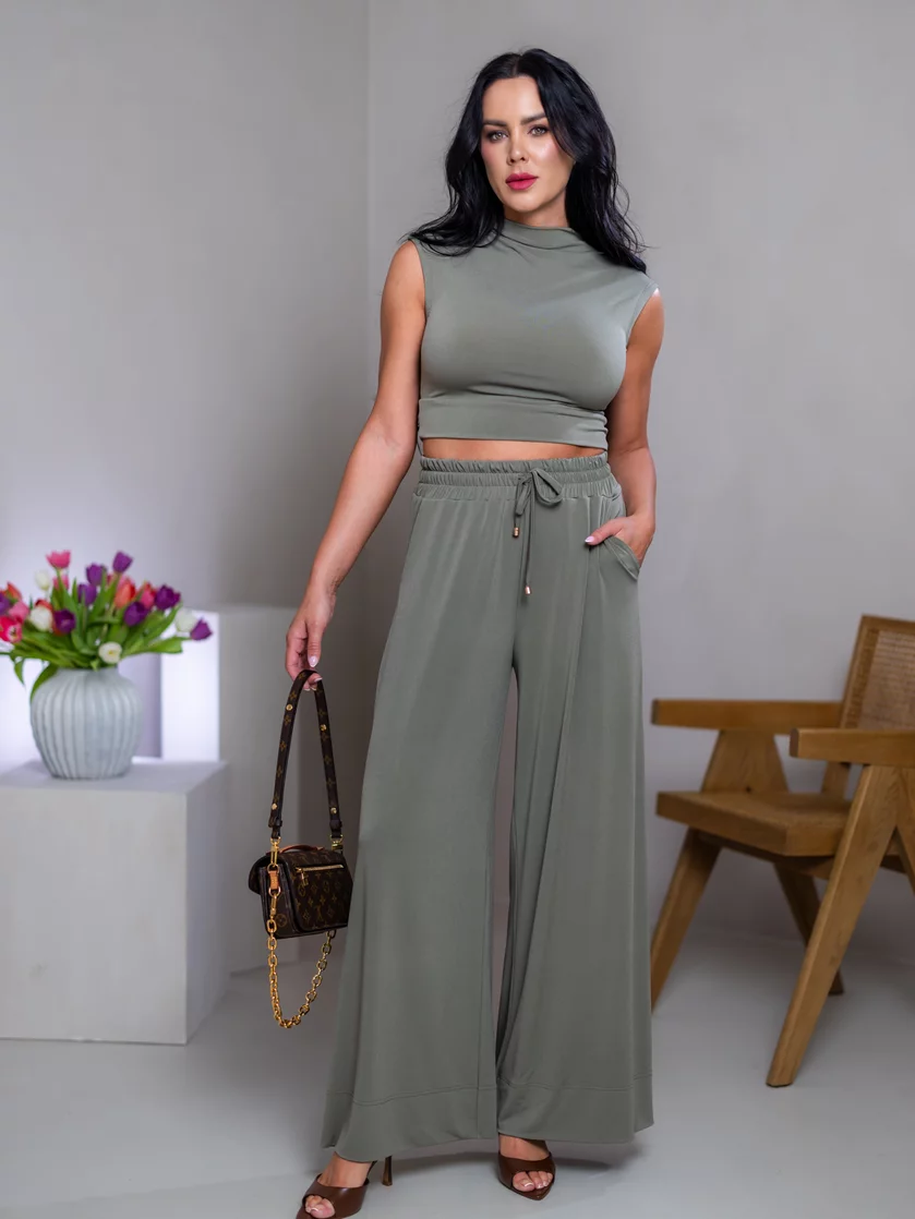 CROP TOP “THEA” - PRINECHANÝ STOJAČIK A PADNUTÉ PLECIA CROP TOP “THEA” - PRINECHANÝ STOJAČIK A PADNUTÉ PLECIA