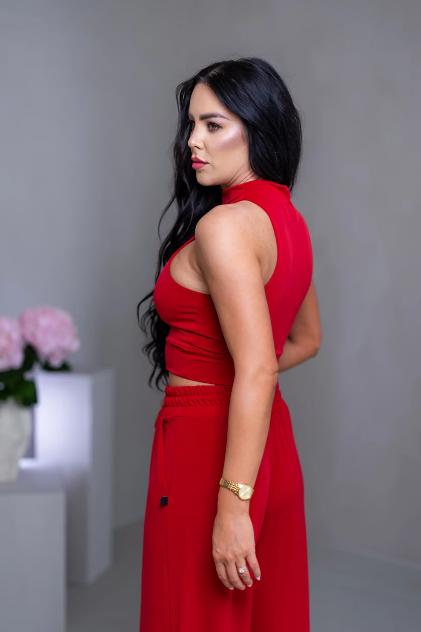 CROP TOP “THEA” - TIELKO SO STOJAČIKOM CROP TOP “THEA” - TIELKO SO STOJAČIKOM