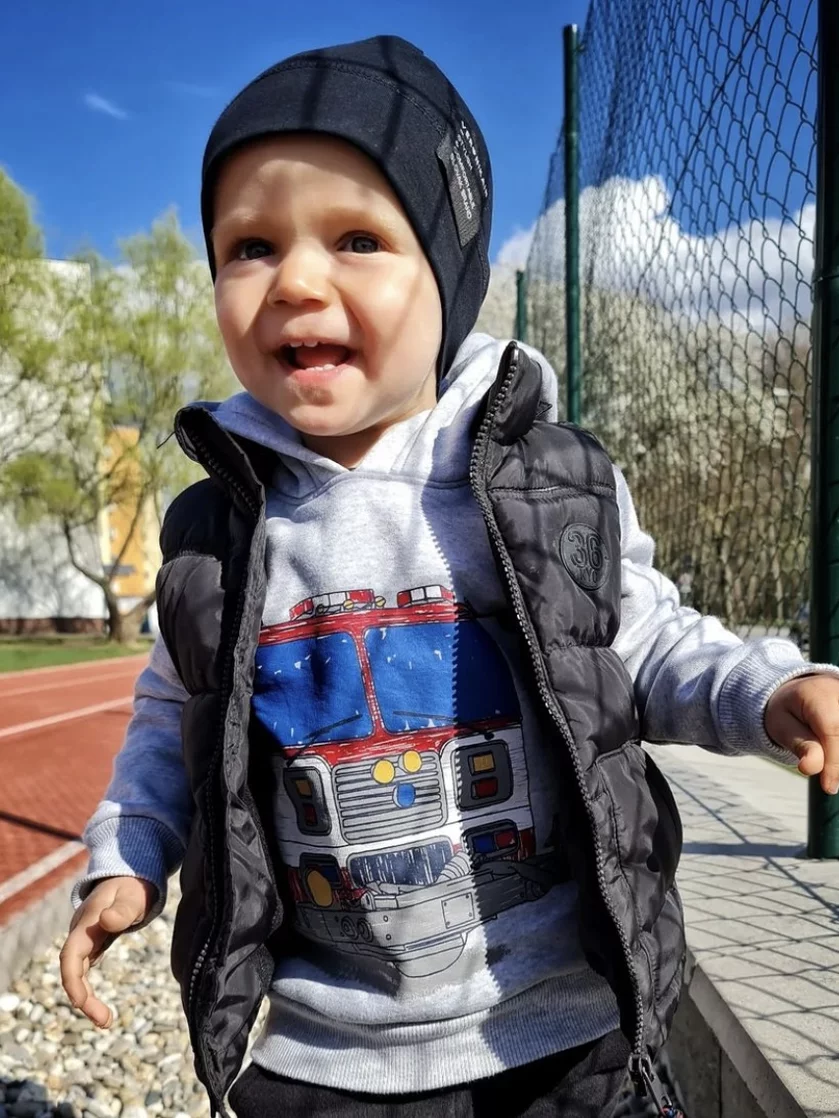 DETSKÁ ČIAPKA Z TEPLÁKOVINY / VŠETKY FARBY