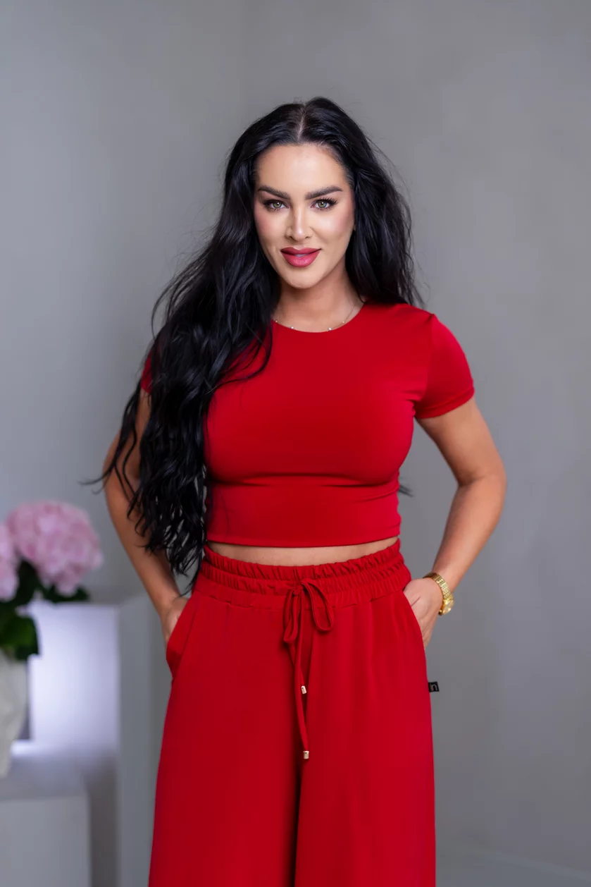 DVOJVRSTOVÝ CROP TOP “SABRINA” S OTVOROM NA CHRBÁTE