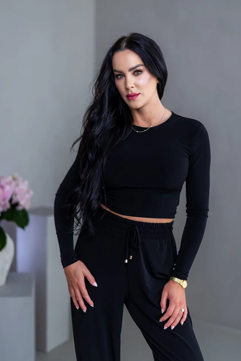 DVOJVRSTOVÝ CROP TOP “SABRINA” S OTVOROM NA CHRBÁTE