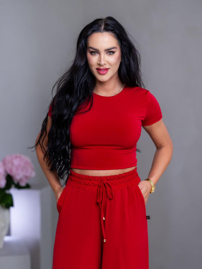 DVOJVRSTOVÝ CROP TOP “SELENA” S OTVOROM NA CHRBÁTE