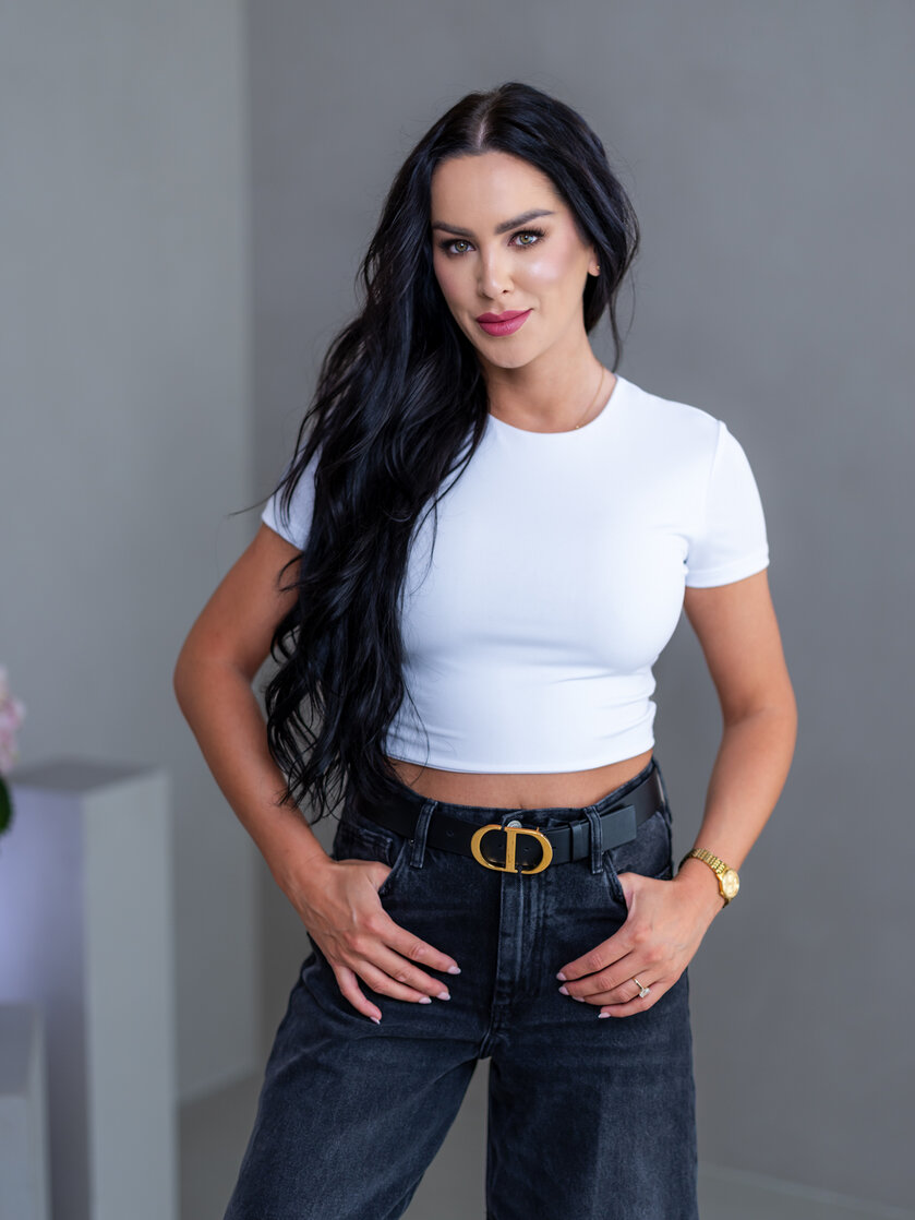DVOJVRSTOVÝ CROP TOP “SELENA” S OTVOROM NA CHRBÁTE