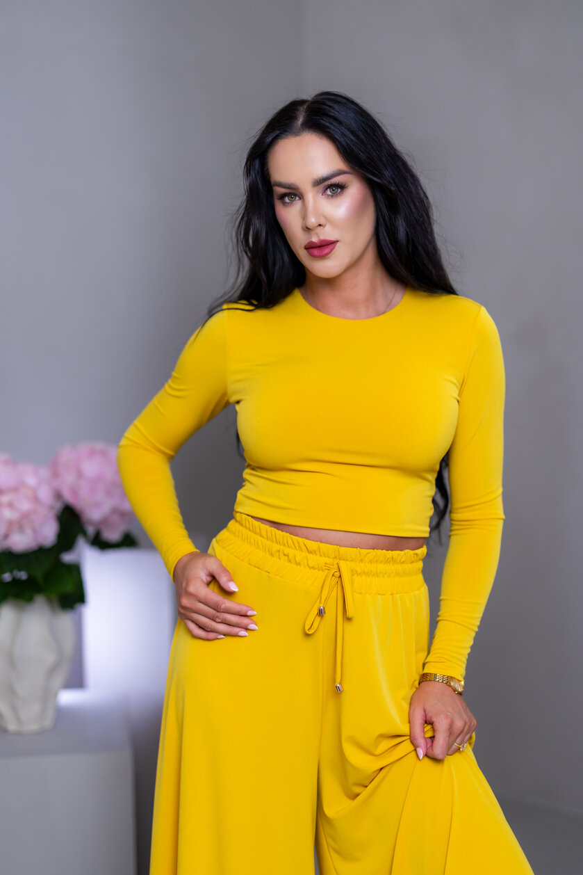 DVOJVRSTOVÝ CROP TOP “SELENA” S OTVOROM NA CHRBÁTE