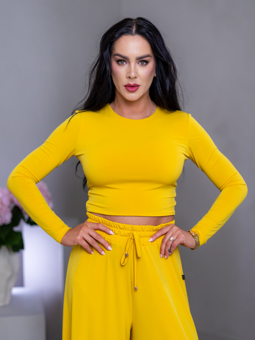 DVOJVRSTOVÝ CROP TOP “SELENA” S OTVOROM NA CHRBÁTE