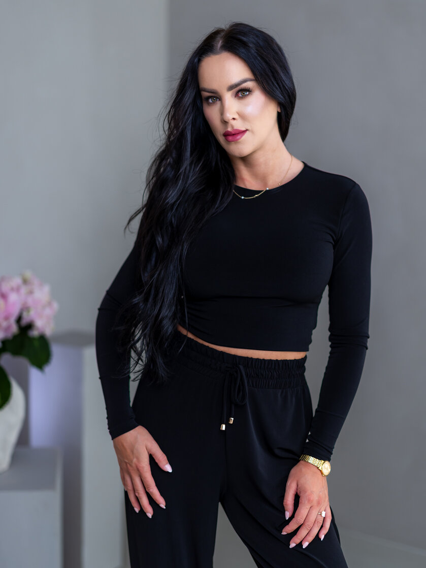 DVOJVRSTOVÝ CROP TOP “SELENA” S OTVOROM NA CHRBÁTE