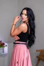 DVOJVRSTVOVÝ CROP TOP “THEA” - TIELKO S VÝSTRIHOM DVOJVRSTVOVÝ CROP TOP “THEA” - TIELKO S VÝSTRIHOM