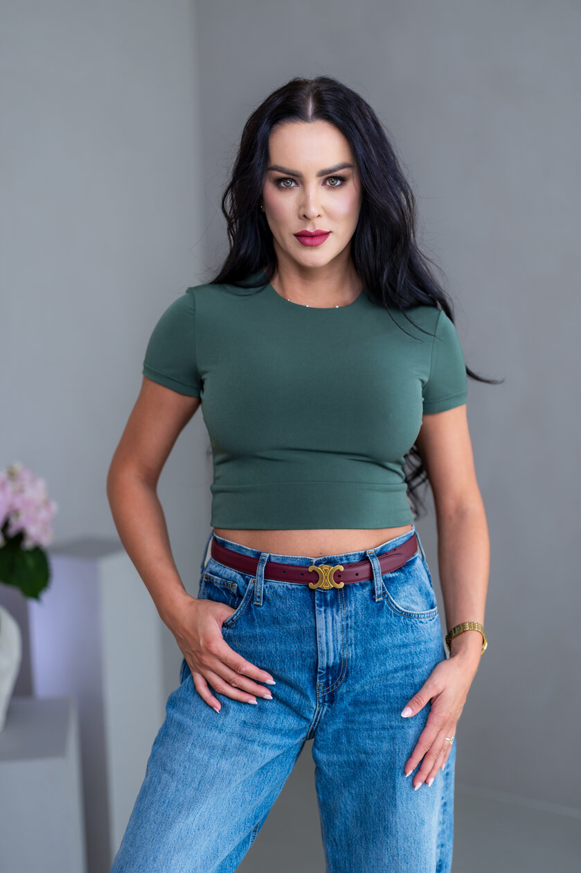 DVOJVRSTVOVÝ CROP TOP “THEA” - ZÁKLADNÝ VÝSTRIH