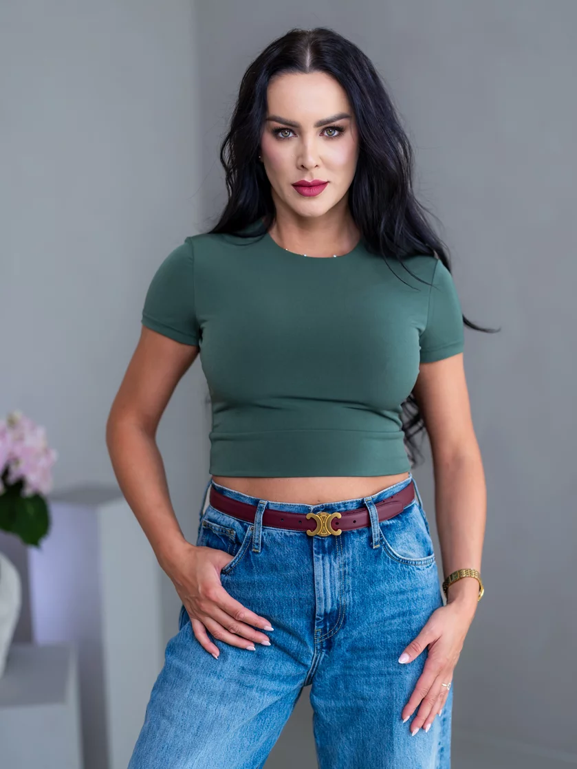 DVOJVRSTVOVÝ CROP TOP “THEA” - ZÁKLADNÝ VÝSTRIH