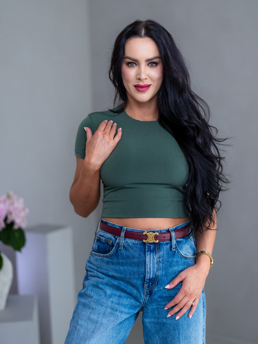 DVOJVRSTVOVÝ CROP TOP “THEA” - ZÁKLADNÝ VÝSTRIH
