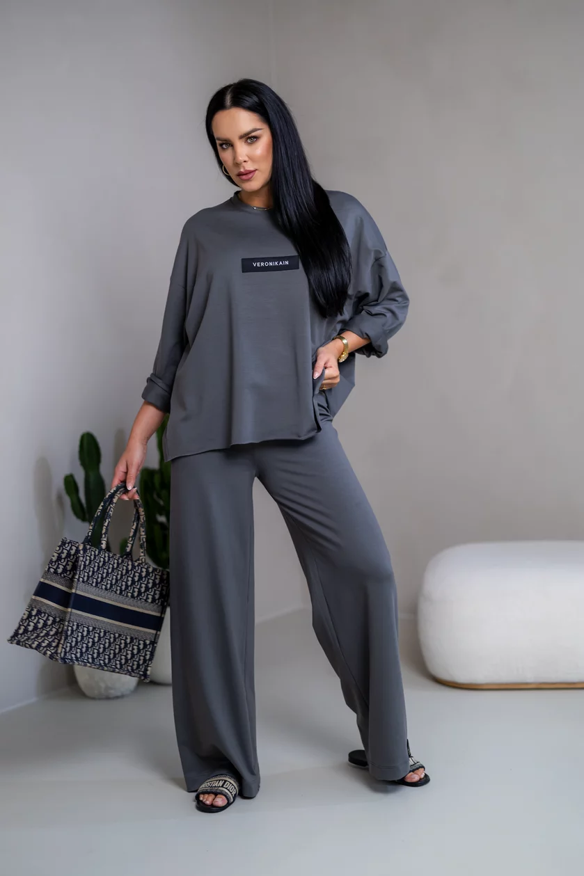 EXTREM OVERSIZE MIKINA “VIVIENE” S ETIKETOU NA PRSIACH