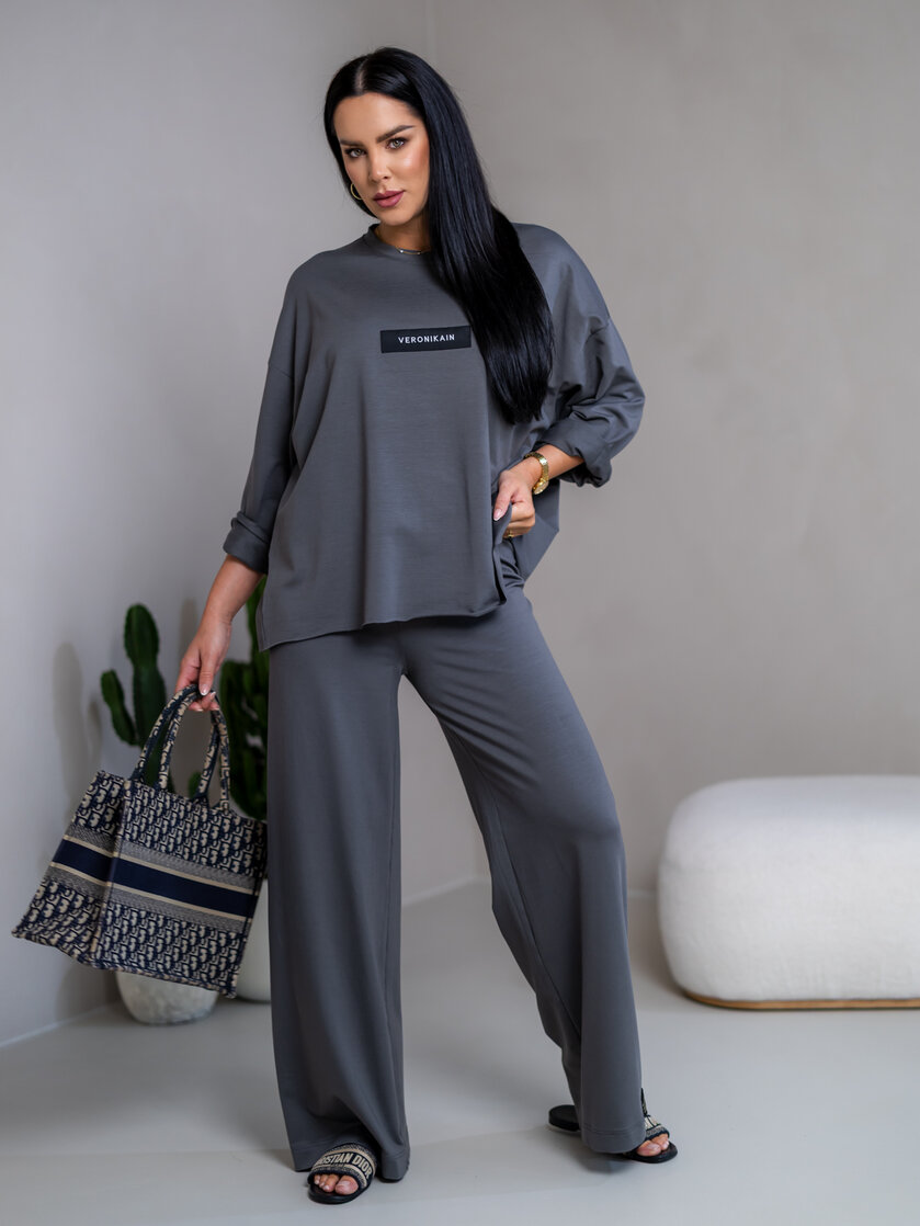 EXTREM OVERSIZE MIKINA “VIVIENE” S ETIKETOU NA PRSIACH