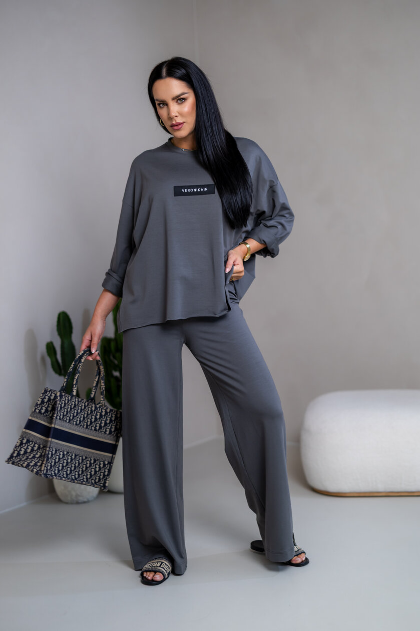 EXTREM OVERSIZE MIKINA “VIVIENE” S ETIKETOU NA PRSIACH