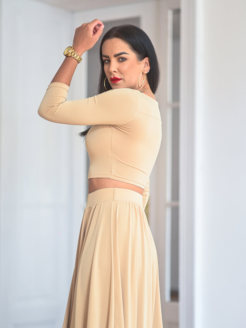 KOMPLET DLHÁ SUKŇA + CROP TOP S VÝSTRIHOM - RÔZNE DĹŽKY RUKÁVA / VŠETKY FARBY