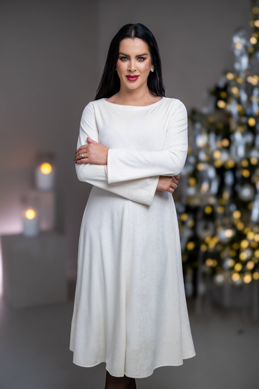 MIDI ŠATY “PARIS” S LODIČKOVÝM VÝSTRIHOM A ROZŠÍRENÝMI RUKÁVMI