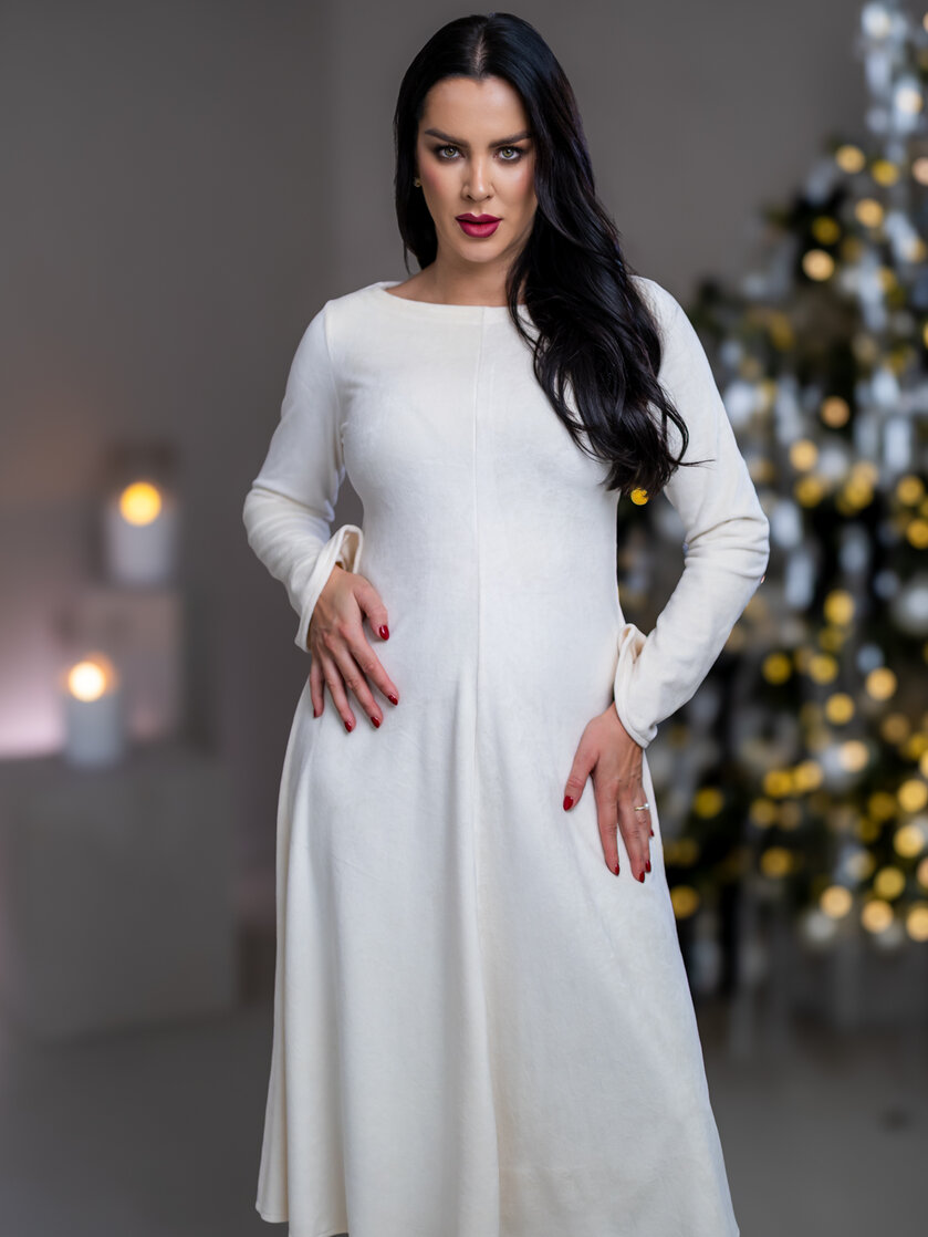 MIDI ŠATY “PARIS” S LODIČKOVÝM VÝSTRIHOM A ROZŠÍRENÝMI RUKÁVMI