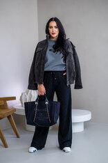 MIERNE OVERSIZE MIKINA “KARLA” - ETIKETA NA PRSIACH