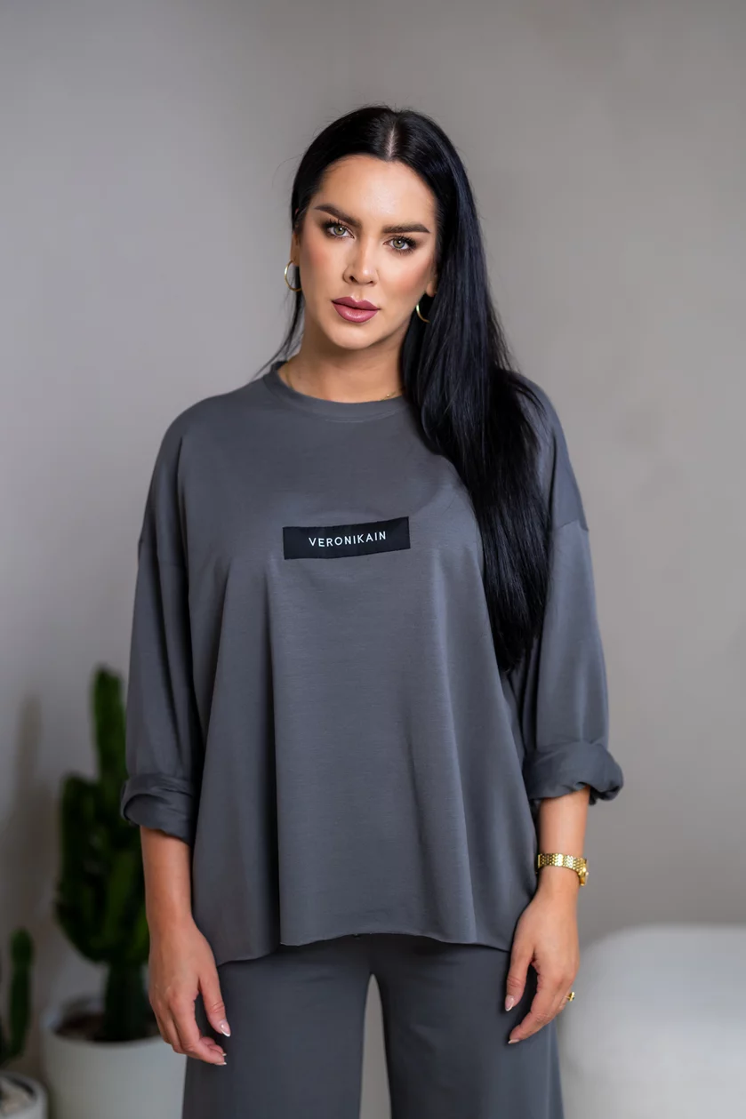 MIKINA EXTREM OVERSIZE “VIVIENE” - S ETIKETOU NA PRSIACH MIKINA EXTREM OVERSIZE “VIVIENE” - S ETIKETOU NA PRSIACH