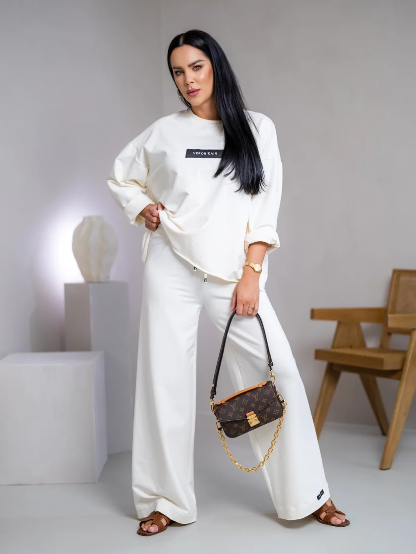 MIKINA EXTREM OVERSIZE “VIVIENE” - S ETIKETOU NA PRSIACH
