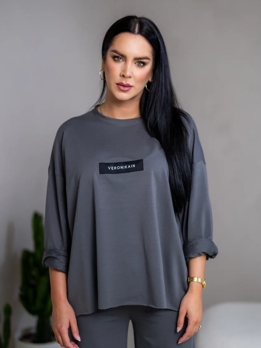 MIKINA EXTREM OVERSIZE “VIVIENE” - S ETIKETOU NA PRSIACH MIKINA EXTREM OVERSIZE “VIVIENE” - S ETIKETOU NA PRSIACH