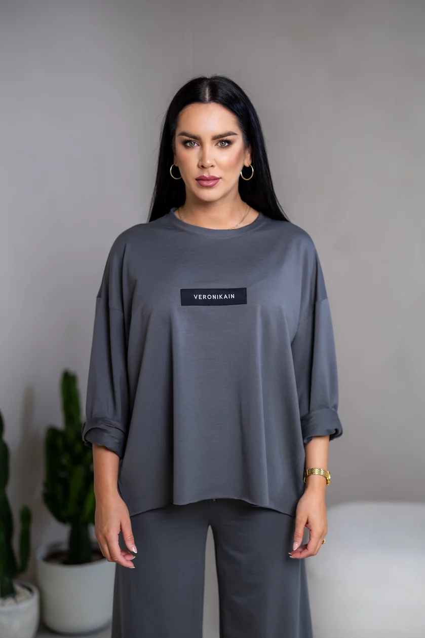 MIKINA EXTREM OVERSIZE “VIVIENE” - S ETIKETOU NA PRSIACH MIKINA EXTREM OVERSIZE “VIVIENE” - S ETIKETOU NA PRSIACH