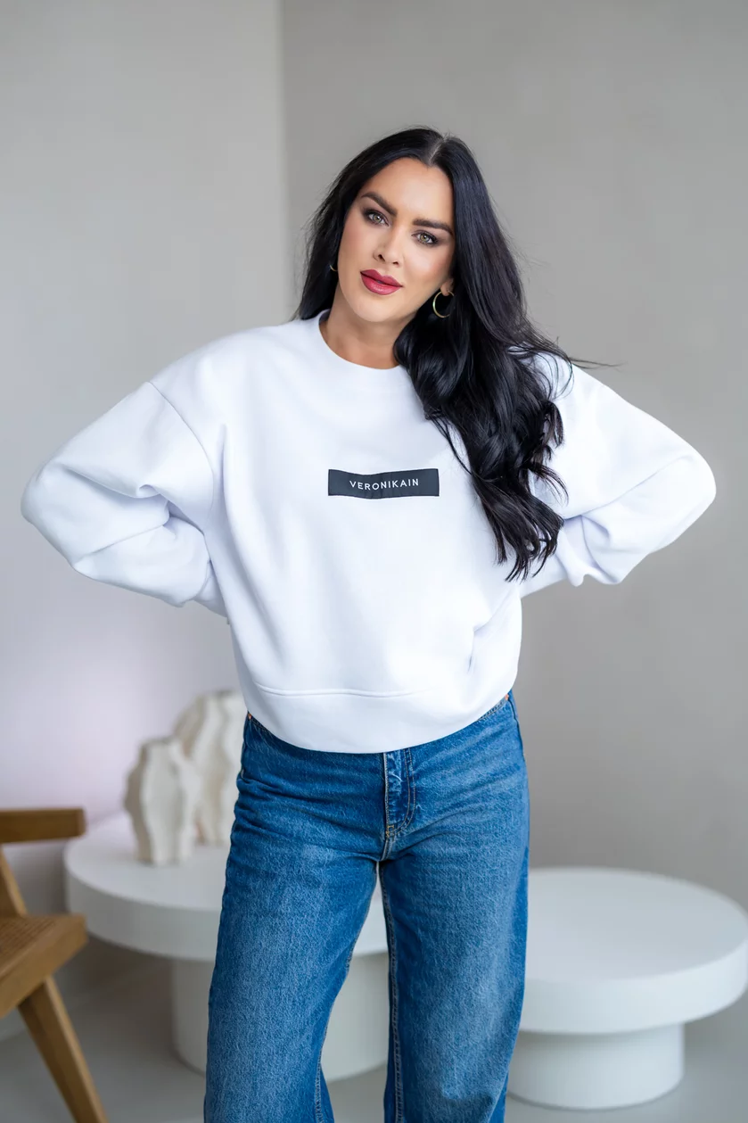 OVERSIZE MIKINA “ARIANNA” - ZÁKLADNÁ DĹŽKA - ETIKETA NA PRSIACH
