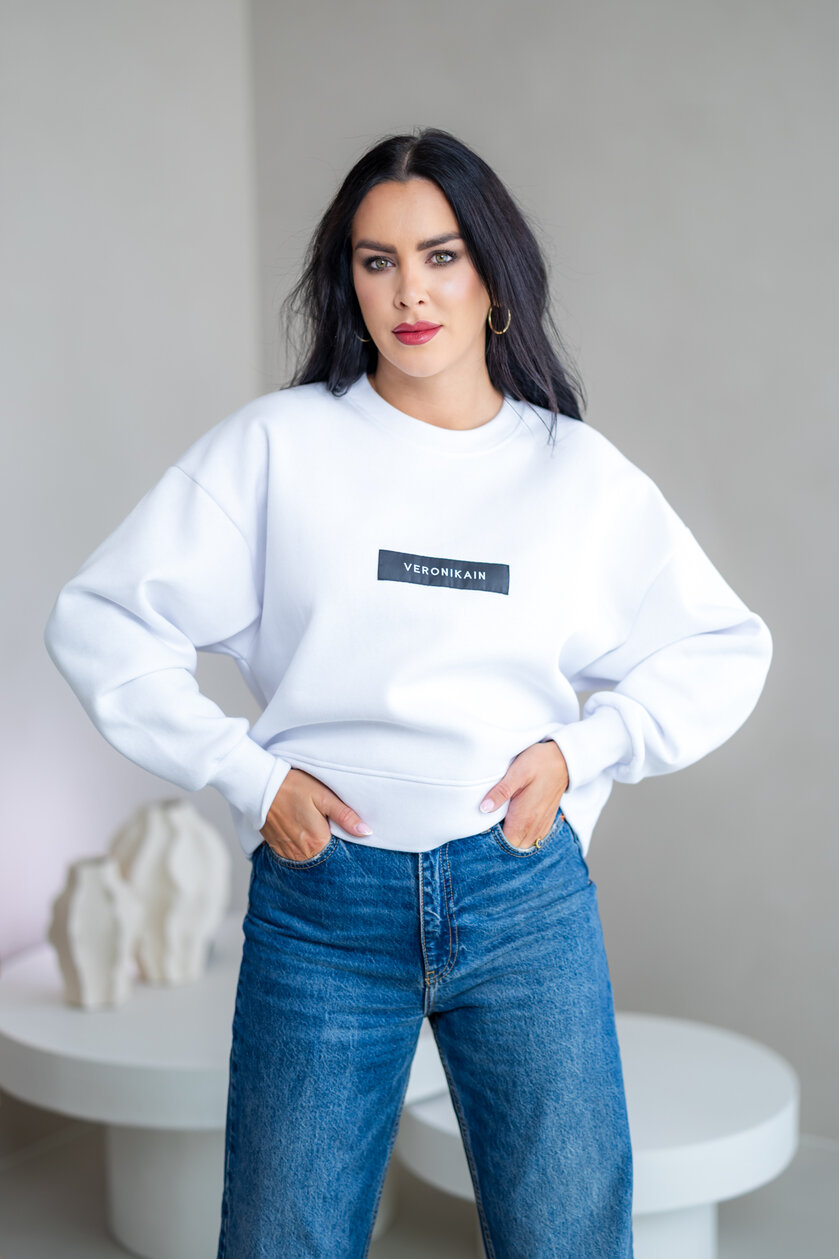 OVERSIZE MIKINA “ARIANNA” - ZÁKLADNÁ DĹŽKA - ETIKETA NA PRSIACH