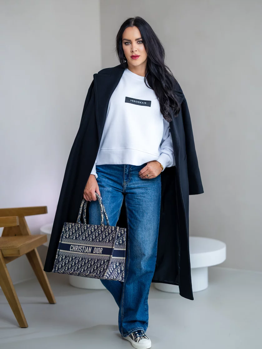 OVERSIZE MIKINA “ARIANNA” - ZÁKLADNÁ DĹŽKA - ETIKETA NA PRSIACH