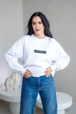 OVERSIZE MIKINA “ARIANNA” - ZÁKLADNÁ DĹŽKA - ETIKETA NA PRSIACH