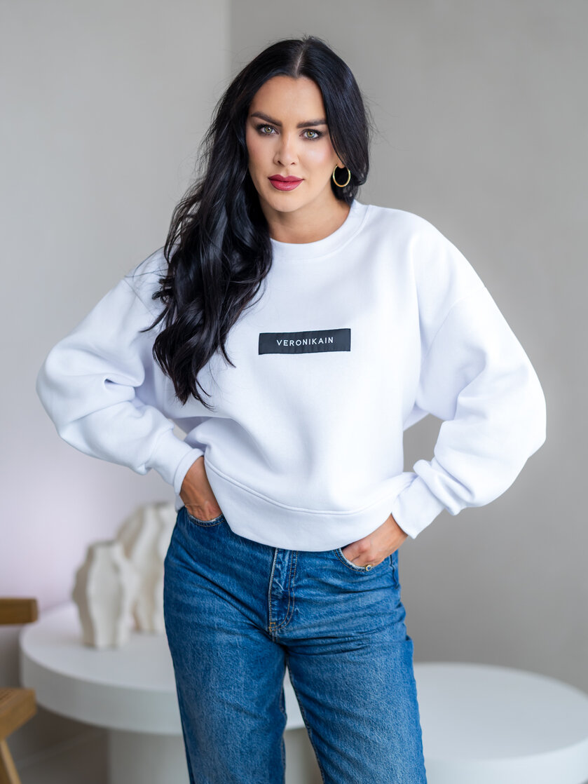 OVERSIZE MIKINA “ARIANNA” - ZÁKLADNÁ DĹŽKA - ETIKETA NA PRSIACH