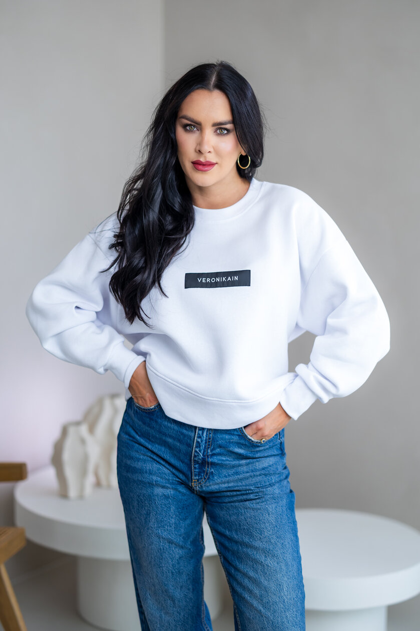 OVERSIZE MIKINA “ARIANNA” - ZÁKLADNÁ DĹŽKA - ETIKETA NA PRSIACH