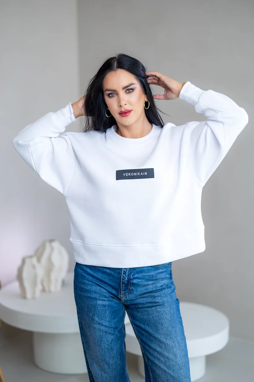 OVERSIZE MIKINA “ARIANNA” - ZÁKLADNÁ DĹŽKA - ETIKETA NA PRSIACH