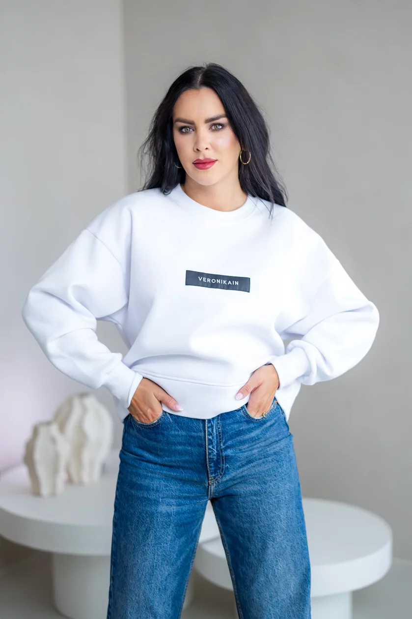 OVERSIZE MIKINA “ARIANNA” - ZÁKLADNÁ DĹŽKA - ETIKETA NA PRSIACH