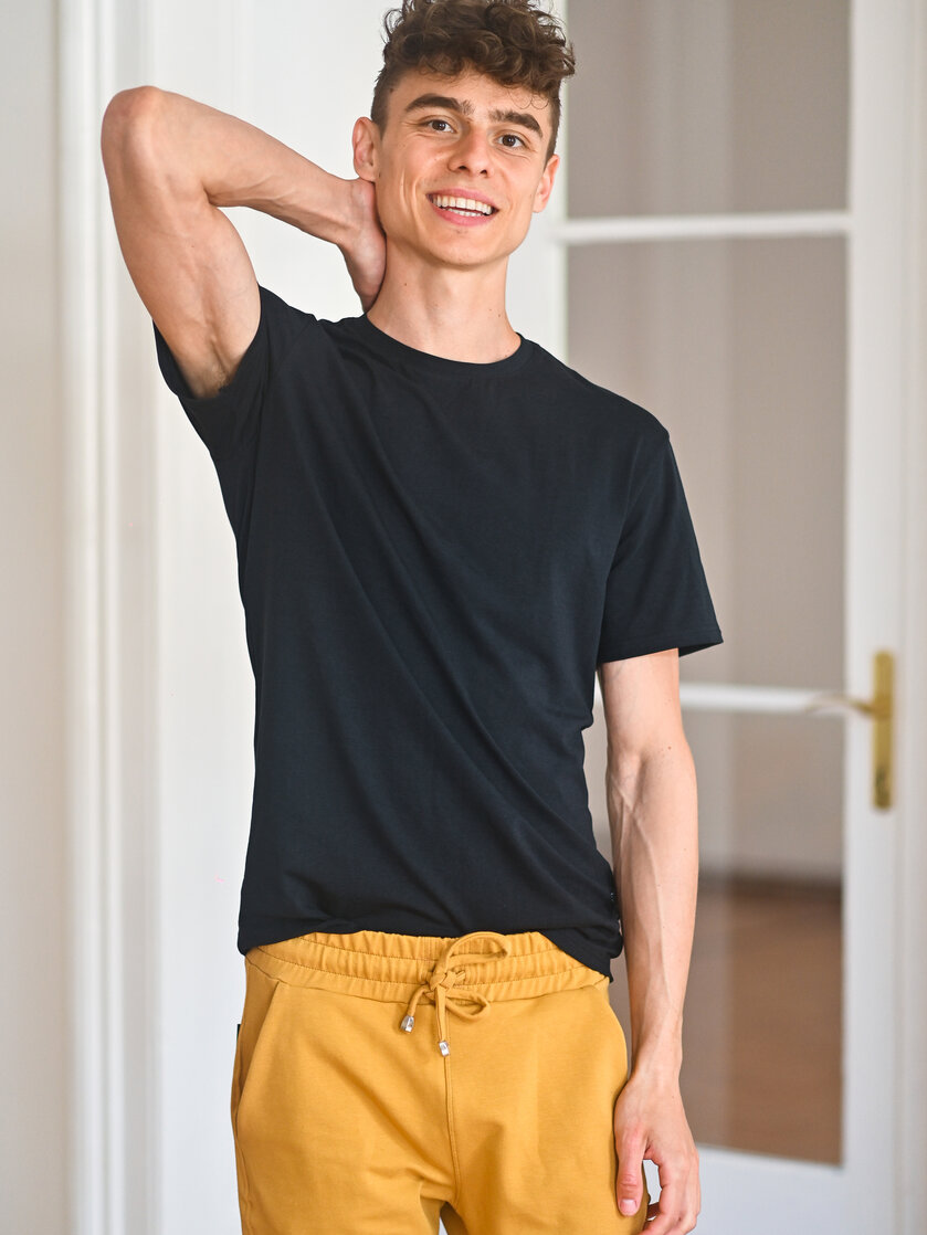 PÁNSKE TRIČKO S GUĽATÝM VÝSTRIHOM / KRÁTKE RUKÁVY / VŠETKY FARBY
