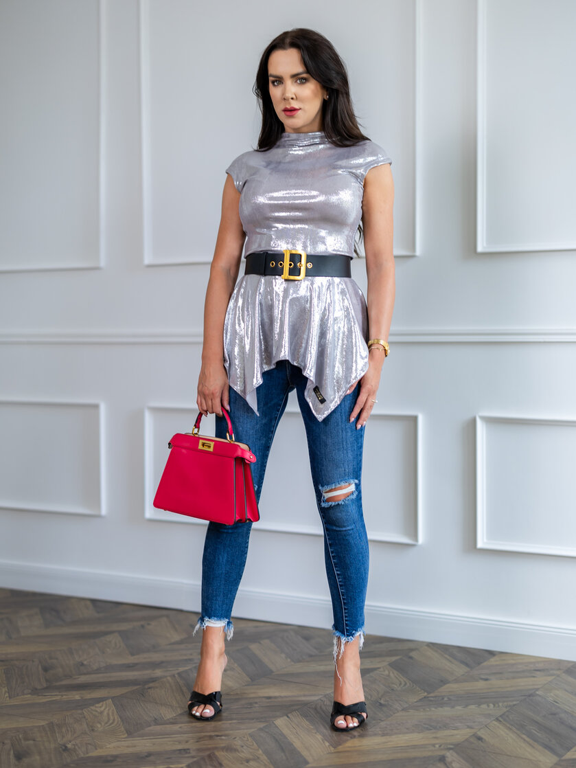 PEPLUM TOP “CHLOÉ” S PRINECHANÝM ROLÁKOM A PADNUTÝMI PLECIAMI