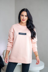 PREDĹŽENÁ OVERSIZE MIKINA “ARIANNA” - ETIKETA NA PRSIACH