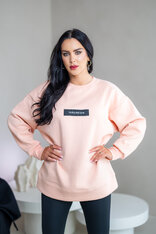 PREDĹŽENÁ OVERSIZE MIKINA “ARIANNA” - ETIKETA NA PRSIACH