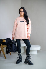 PREDĹŽENÁ OVERSIZE MIKINA “ARIANNA” - ETIKETA NA PRSIACH