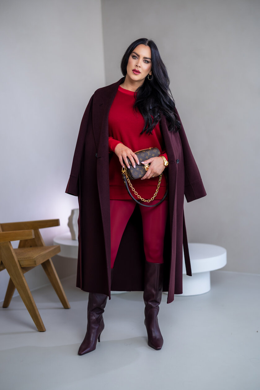 PREDĹŽENÁ ZÁKLADNÁ MIKINA “BIANCA” - HLADKÁ